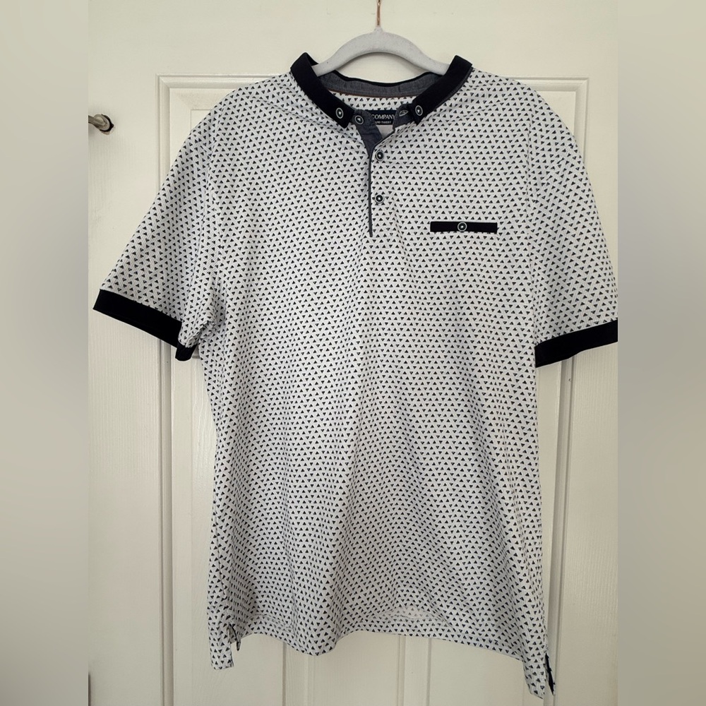 Men’s At Company by Armand Thiery White and Navy Blue Collared Shirt Sz Large